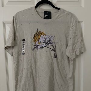 NIKE Graphic Shirt